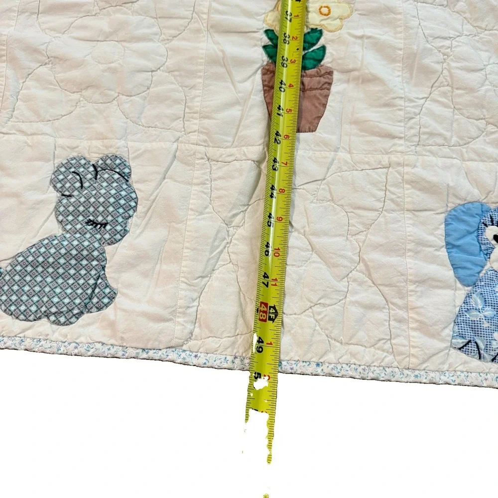 Vintage Handmade Baby Quilt Blanket Appliqué Cats Puppy Bunnies Flowers 36x50